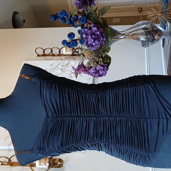 Misguided Slinky Black Ruched Front Bodysuit. Size 4 - Picture 16 of 17